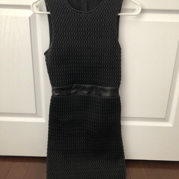 Leather patterned dress - Picture 1 of 2